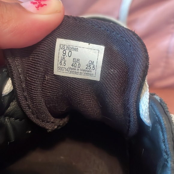 Black &. White Old Skool Vans - Picture 6 of 6